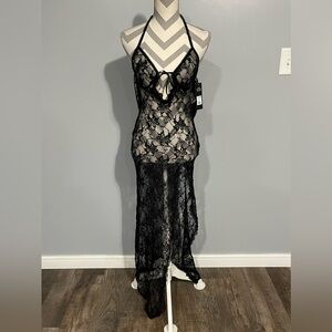 FASHION NOVA LACE DRESS